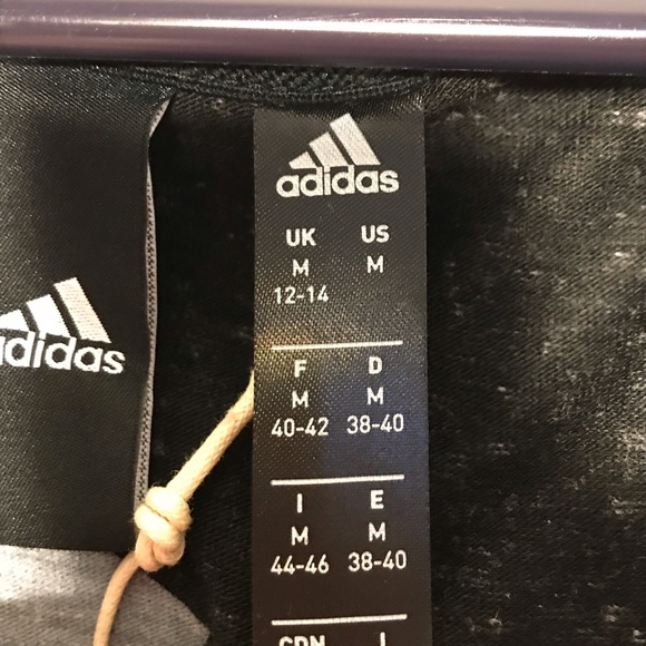 Adidas curved neck V-neck shirt - Picture 7 of 8